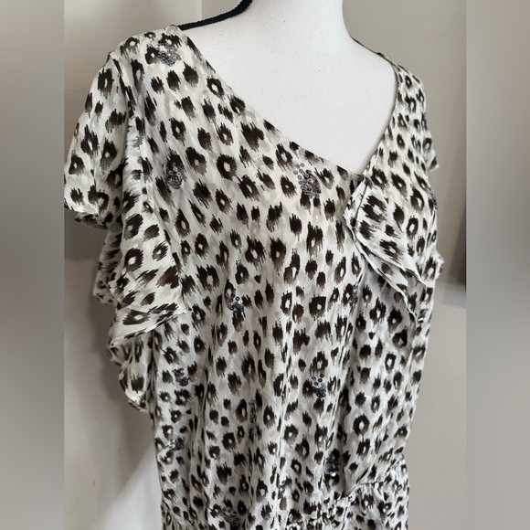 Lane Bryant V Neck Flutter Sleeve Animal Print Blouse - Picture 3 of 9